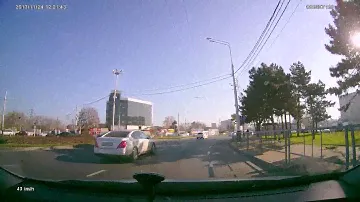 Ginzzu FX-904 HD GPS день